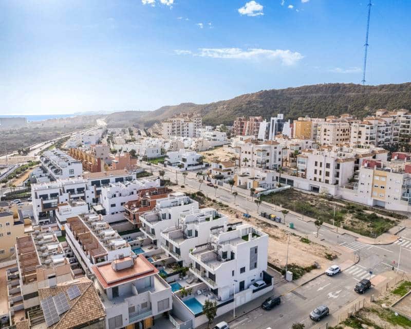 4 chambre Villa/Maison Mitoyenne à vendre à Guardamar del Segura - 507 050 € (Ref: 7449343)