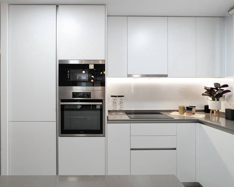 2 bedroom Apartment for sale in Benidorm with pool garage - € 497,000 (Ref: 7496487)