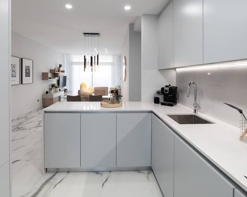 2 Zimmer Apartment zu verkaufen in Benidorm mit Pool Garage - 601.000 € (Ref: 7501397)