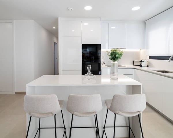 3 makuuhuone Huoneisto myytävänä paikassa Playa Poniente, Benidorm mukana uima-altaan 
autotalli - 895 000 € (Ref: 7501399)