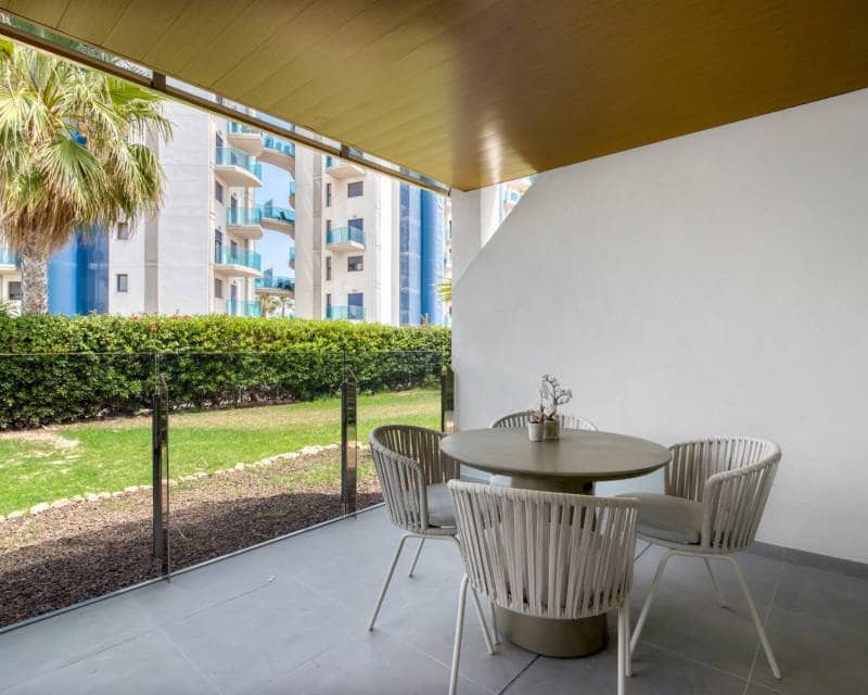 2 slaapkamer Appartement te koop in Punta Prima met zwembad - € 344.000 (Ref: 7530970)