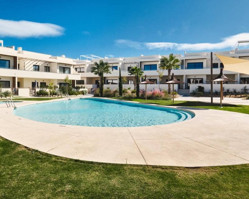 2 soveværelse Byhus til salg i Torrevieja med swimmingpool - € 360.000 (Ref: 7530972)