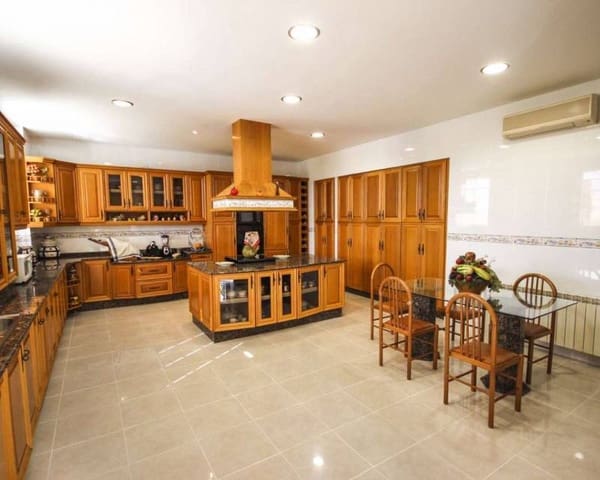 5 soverom Villa til salgs i Sierra Helada, Benidorm med svømmebasseng garasje - € 1 300 000 (Ref: 7642558)