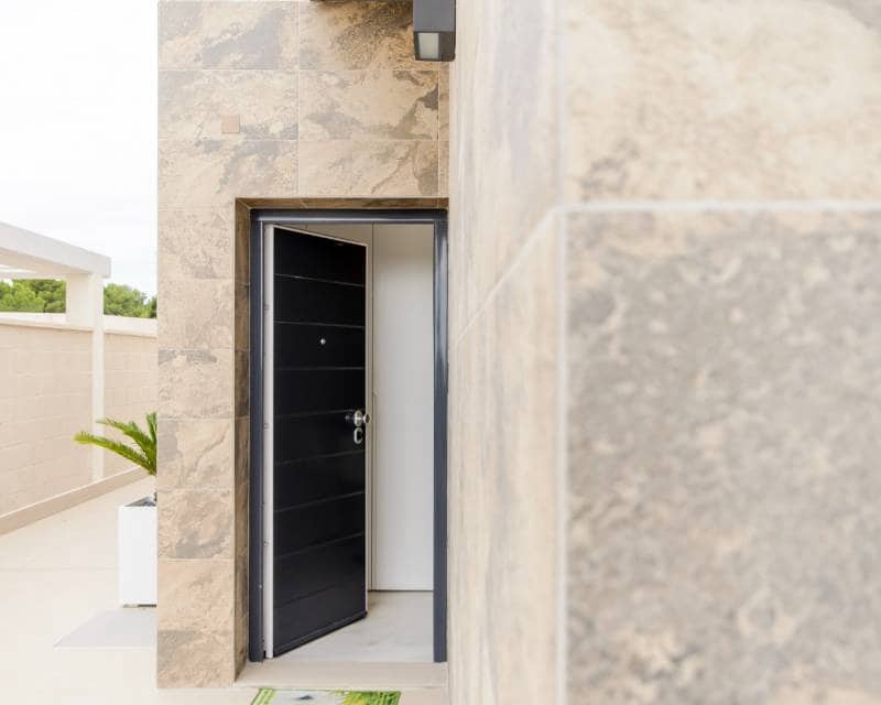 3 Zimmer Villa zu verkaufen in San Miguel de Salinas mit Pool Garage - 630.000 € (Ref: 7678132)