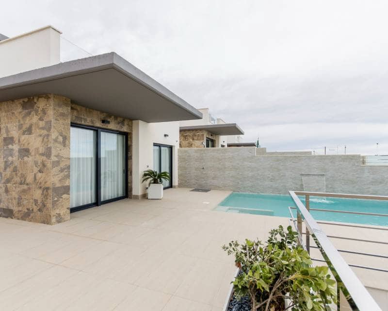 3 Zimmer Villa zu verkaufen in San Miguel de Salinas mit Pool Garage - 630.000 € (Ref: 7678132)