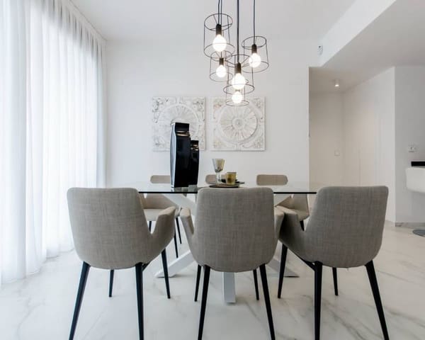 3 Zimmer Villa zu verkaufen in San Miguel de Salinas mit Pool Garage - 630.000 € (Ref: 7678132)