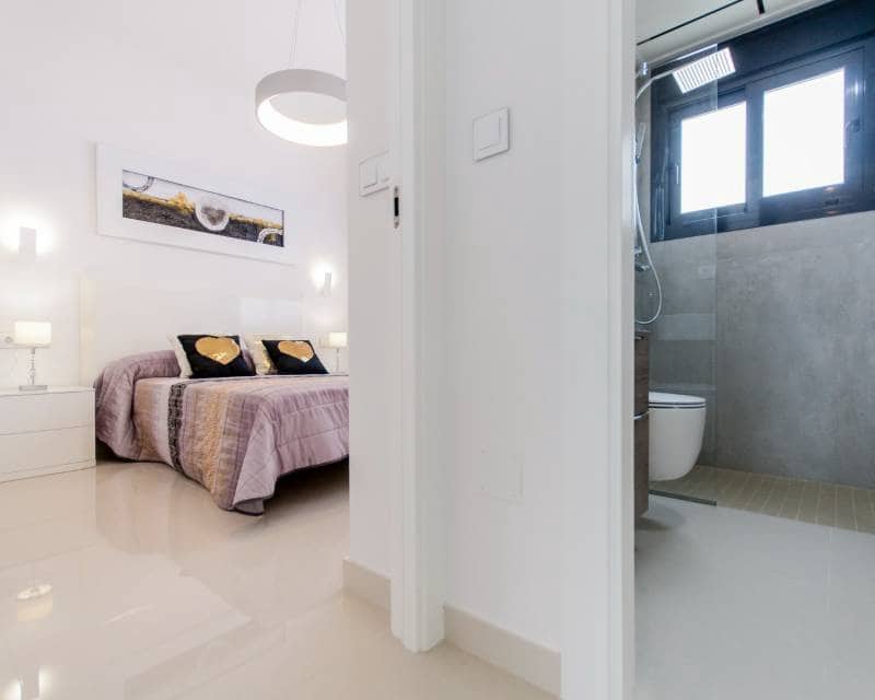 4 slaapkamer Villa te koop in San Miguel de Salinas met zwembad garage - € 630.000 (Ref: 7678133)