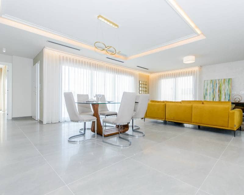 Chalet de 3 habitaciones en San Miguel de Salinas en venta con piscina garaje - 1.250.000 € (Ref: 7678134)