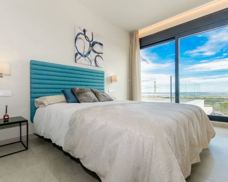 Chalet de 3 habitaciones en San Miguel de Salinas en venta con piscina garaje - 1.250.000 € (Ref: 7678134)