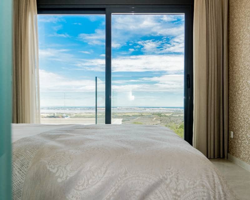 Chalet de 3 habitaciones en San Miguel de Salinas en venta con piscina garaje - 1.250.000 € (Ref: 7678134)