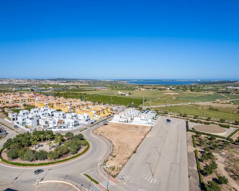 3 slaapkamer Villa te koop in Los Montesinos met zwembad garage - € 465.000 (Ref: 7686679)