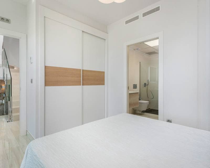 3 slaapkamer Villa te koop in Los Montesinos met zwembad garage - € 465.000 (Ref: 7686679)