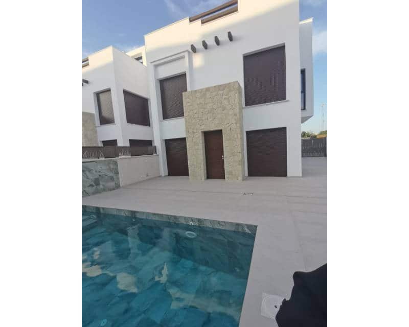 3 slaapkamer Villa te koop in Los Montesinos met zwembad garage - € 465.000 (Ref: 7686679)