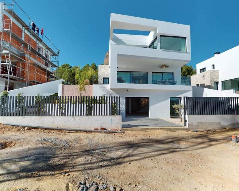 3 bedroom Villa for sale in Polop with pool - € 860,000 (Ref: 7702156)