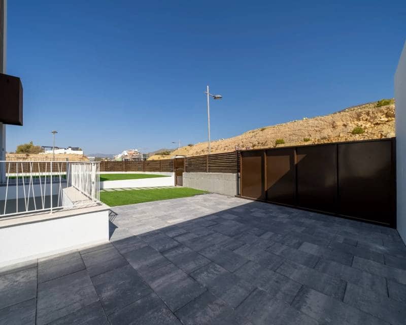 3 bedroom Villa for sale in Finestrat with pool - € 588,000 (Ref: 7715480)