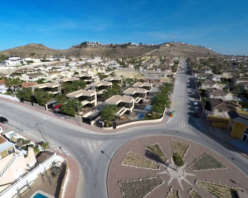 3 bedroom Villa for sale in Rojales with pool garage - € 549,000 (Ref: 7763660)