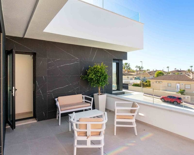 3 bedroom Villa for sale in Rojales with pool garage - € 549,000 (Ref: 7763660)