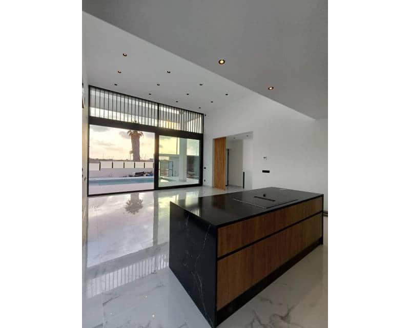 3 bedroom Villa for sale in Ciudad Quesada with pool garage - € 719,000 (Ref: 7771325)