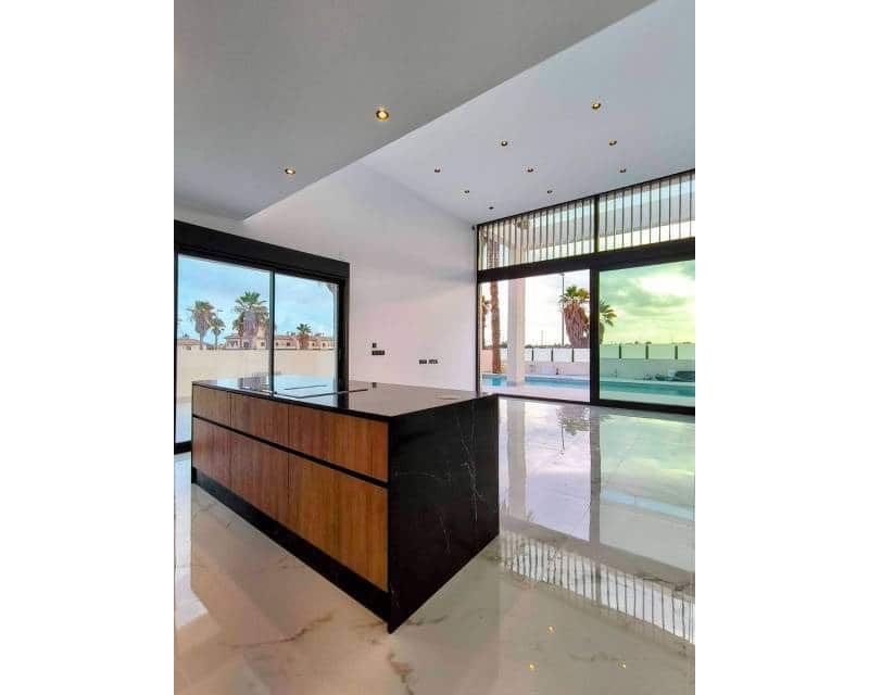 3 bedroom Villa for sale in Ciudad Quesada with pool garage - € 719,000 (Ref: 7771325)