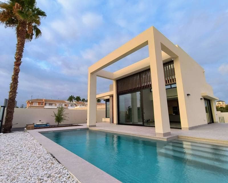 3 bedroom Villa for sale in Ciudad Quesada with pool garage - € 719,000 (Ref: 7771325)