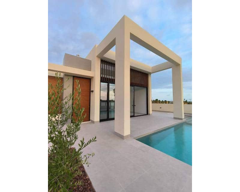 3 bedroom Villa for sale in Ciudad Quesada with pool garage - € 719,000 (Ref: 7771325)