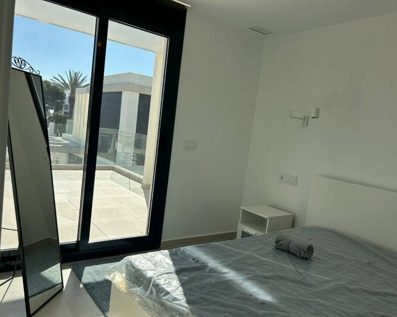 3 slaapkamer Villa te koop in El Campello met zwembad garage - € 710.000 (Ref: 7787498)