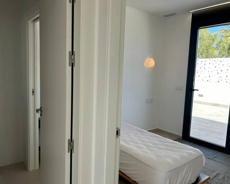 3 slaapkamer Villa te koop in El Campello met zwembad garage - € 710.000 (Ref: 7787498)