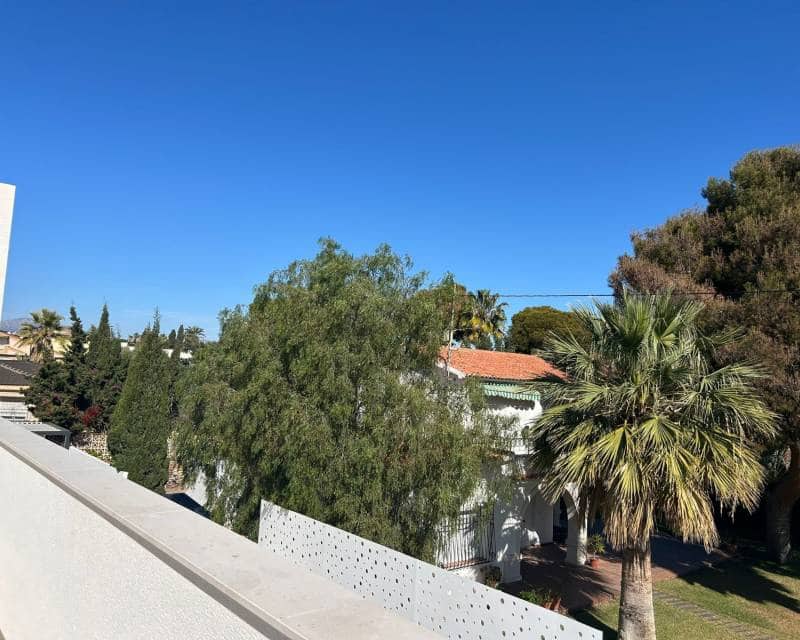 3 slaapkamer Villa te koop in El Campello met zwembad garage - € 710.000 (Ref: 7787498)