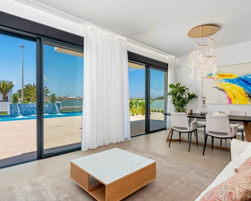 3 makuuhuone Huvila myytävänä paikassa Dehesa de Campoamor mukana uima-altaan 
autotalli - 975 000 € (Ref: 7811469)