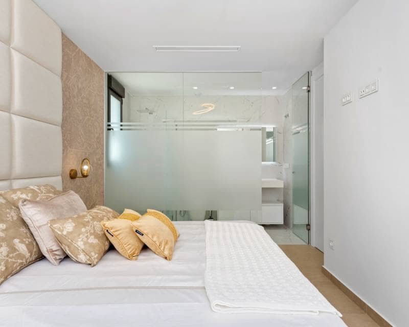 3 makuuhuone Huvila myytävänä paikassa Dehesa de Campoamor mukana uima-altaan 
autotalli - 975 000 € (Ref: 7811469)