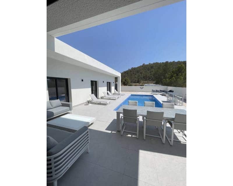 3 bedroom Villa for sale in La Romana with pool - € 360,000 (Ref: 7824564)