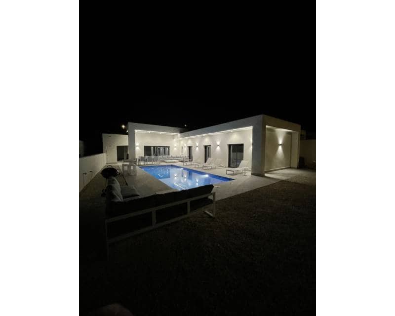 3 bedroom Villa for sale in La Romana with pool - € 360,000 (Ref: 7824564)