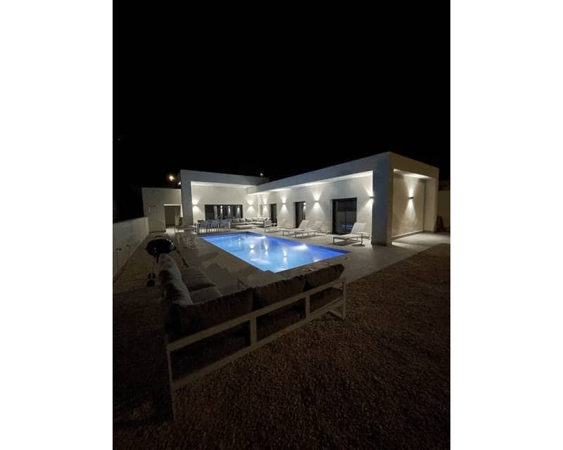 3 bedroom Villa for sale in La Romana with pool - € 360,000 (Ref: 7824564)