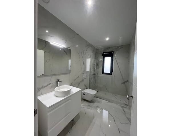 3 slaapkamer Villa te koop in La Romana met zwembad - € 360.000 (Ref: 7824564)