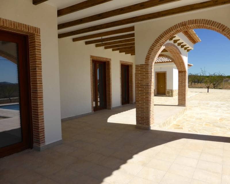 3 soveværelse Villa til salg i Ubeda med swimmingpool - € 339.000 (Ref: 7826524)