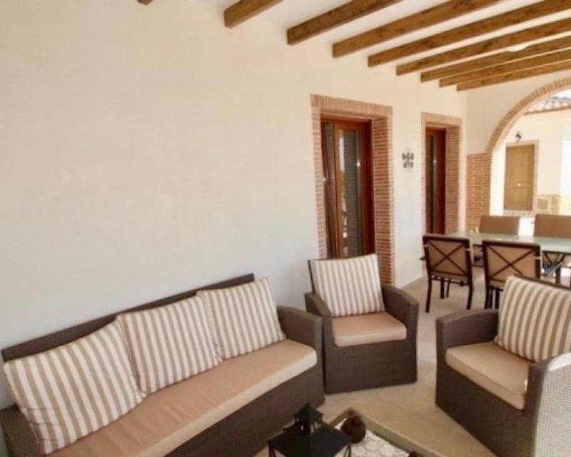 3 soveværelse Villa til salg i Ubeda med swimmingpool - € 339.000 (Ref: 7826524)