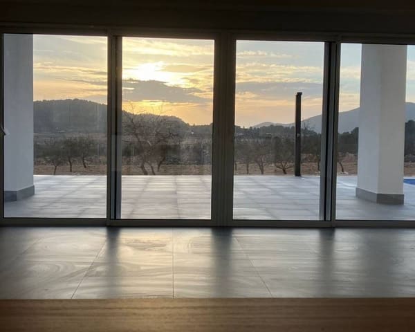 3 Zimmer Villa zu verkaufen in Ubeda, Pinoso mit Pool - 350.000 € (Ref: 7828086)