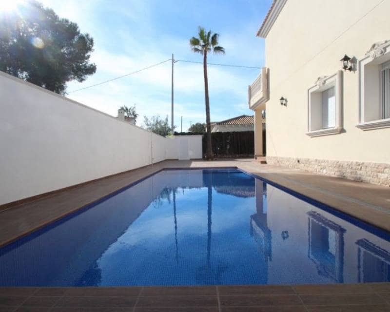 4 bedroom Villa for sale in Cabo Roig with pool - € 910,000 (Ref: 7836619)