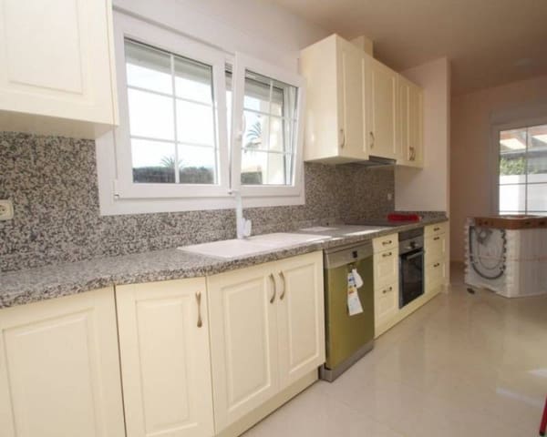 4 slaapkamer Villa te koop in Cabo Roig, Orihuela met zwembad - € 910.000 (Ref: 7836619)