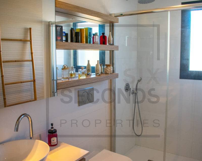 2 soveværelse Rækkehus til salg i Ciudad Quesada med swimmingpool - € 336.000 (Ref: 7936592)