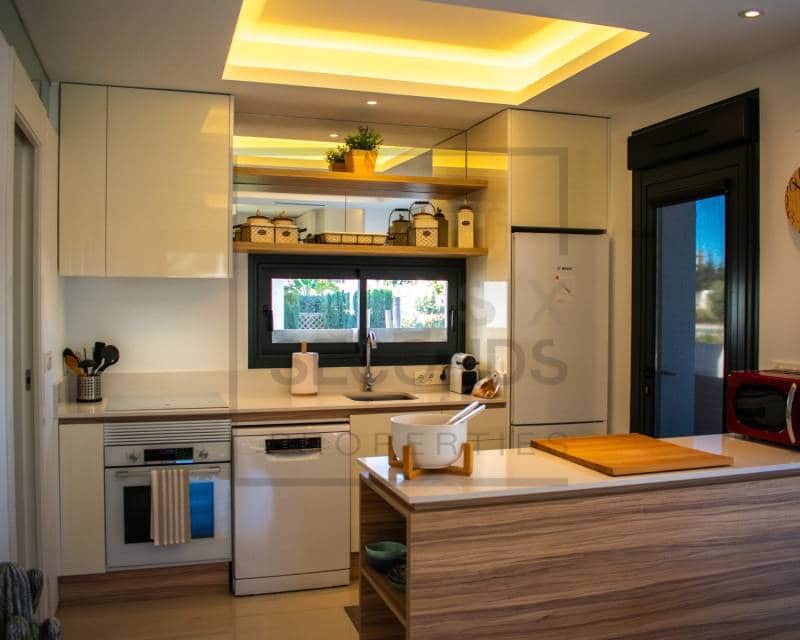 2 soveværelse Rækkehus til salg i Ciudad Quesada med swimmingpool - € 336.000 (Ref: 7936592)