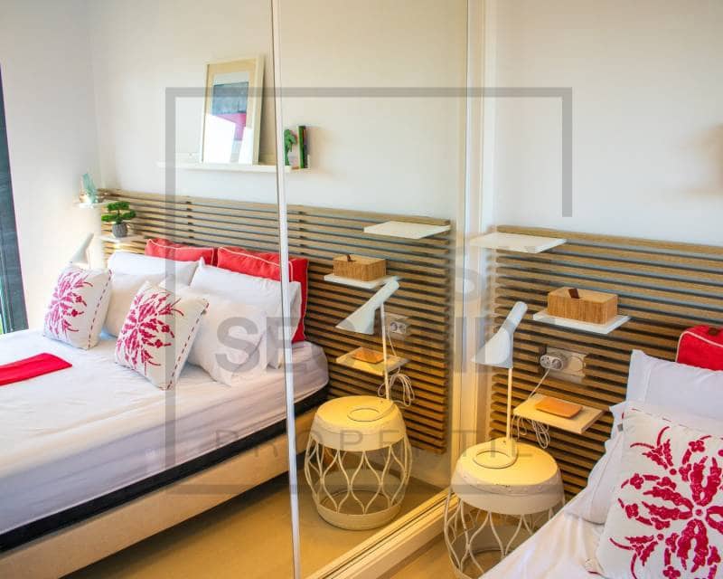 2 soveværelse Rækkehus til salg i Ciudad Quesada med swimmingpool - € 336.000 (Ref: 7936592)