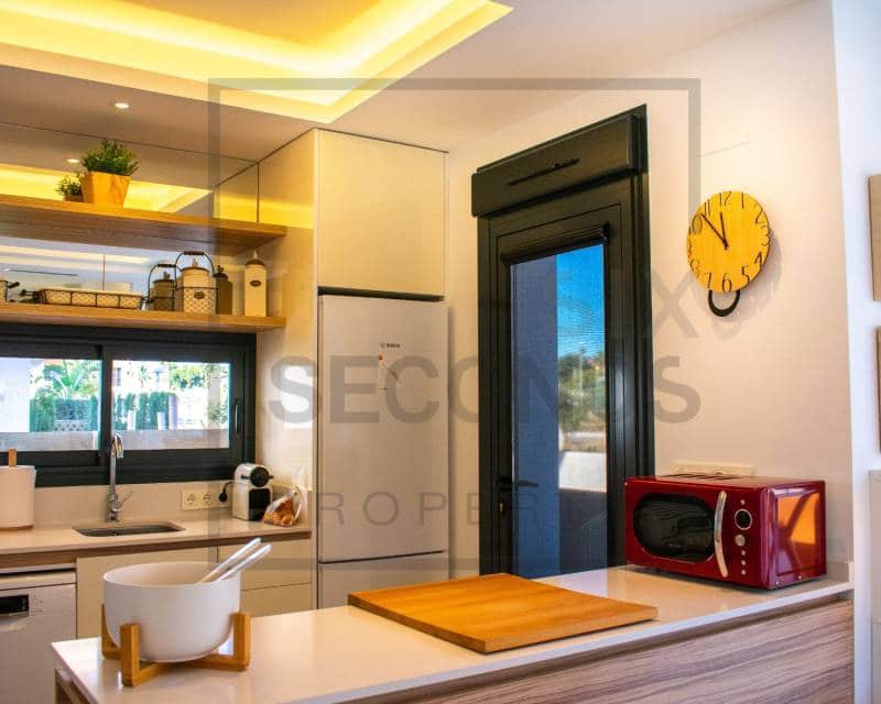 2 soveværelse Rækkehus til salg i Ciudad Quesada med swimmingpool - € 336.000 (Ref: 7936592)