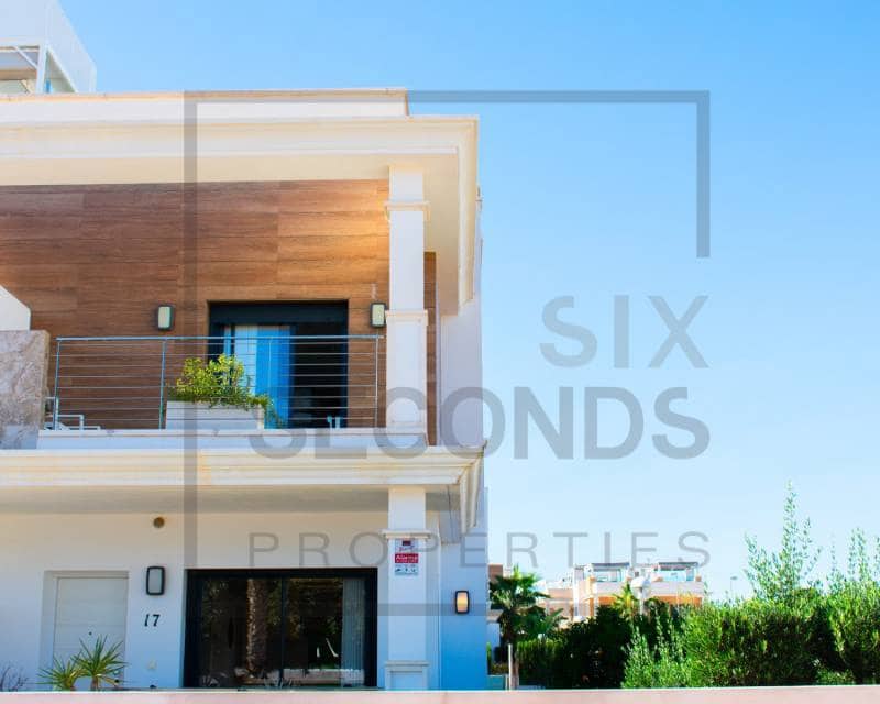 2 soveværelse Rækkehus til salg i Ciudad Quesada med swimmingpool - € 336.000 (Ref: 7936592)