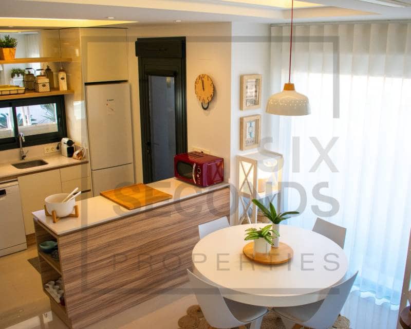 2 soveværelse Rækkehus til salg i Ciudad Quesada med swimmingpool - € 336.000 (Ref: 7936592)