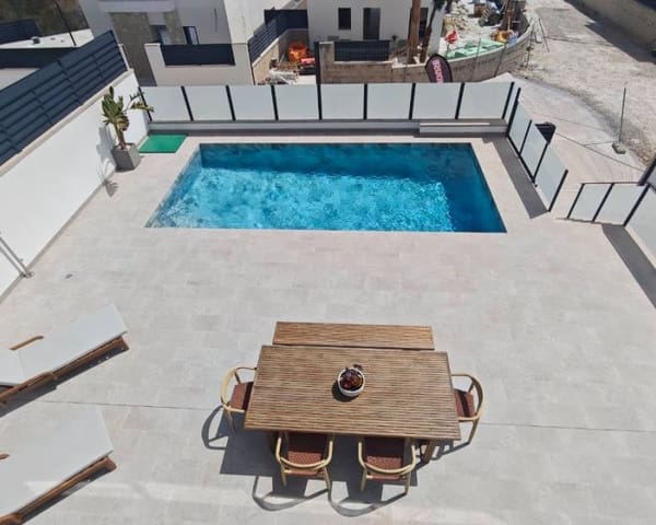 3 Zimmer Villa zu verkaufen in San Miguel de Salinas mit Pool - 649.000 € (Ref: 7992616)