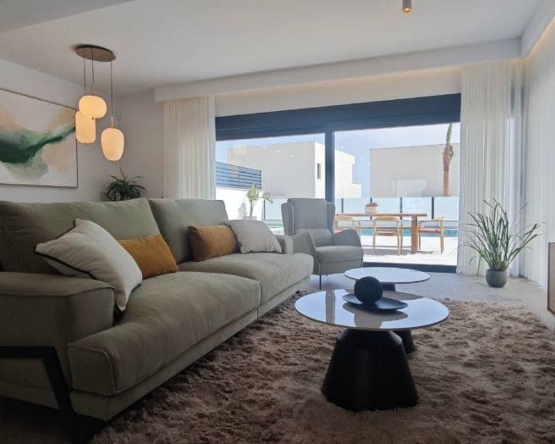 3 Zimmer Villa zu verkaufen in San Miguel de Salinas mit Pool - 649.000 € (Ref: 7992616)