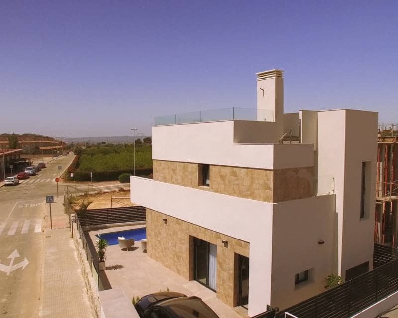 3 bedroom Villa for sale in Los Montesinos - € 349,000 (Ref: 7994490)
