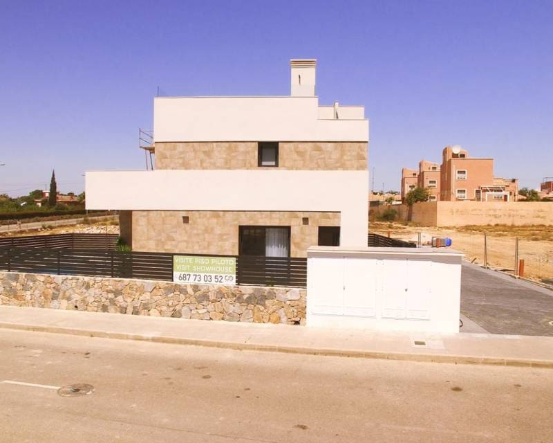 3 bedroom Villa for sale in Los Montesinos - € 349,000 (Ref: 7994490)