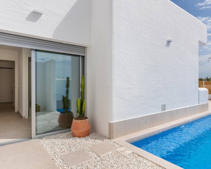 3 chambre Villa/Maison à vendre à Los Alcazares avec piscine garage - 499 900 € (Ref: 8036007)